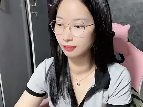 Linne6789 online show from 03.12.26