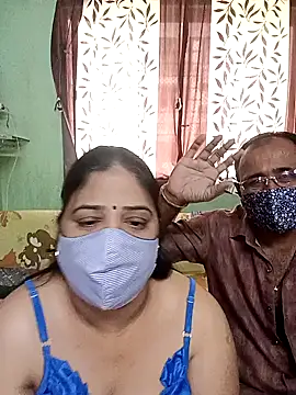 Snapshot of HoneyHush chatting on 02.05.26 HoneyHush online show from 02.05.26