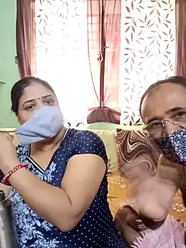 Snapshot of HoneyHush chatting on 02.18.26 HoneyHush online show from 02.18.26