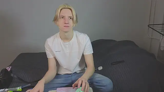 Snapshot of Ron_Vilss chatting on 02.04.26 Ron Vilss online show from 02.04.26