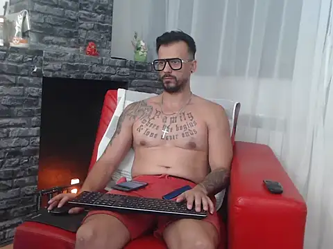 Snapshot of RyanxCole chatting on 06.16.26 RyanxCole online show from 06.16.26