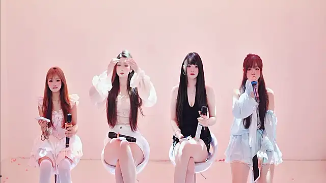 Snapshot of CC-0606 chatting on 02.03.26 CC-0606 online show from 02.03.26