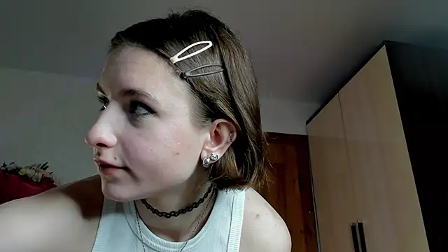 Snapshot of VelvetCaress chatting on 05.15.26 VelvetCaress online show from 05.15.26