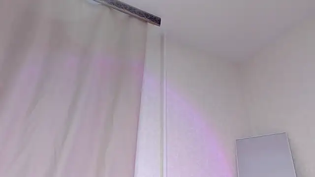 Snapshot of VelvetCaress chatting on 06.18.26 VelvetCaress online show from 06.18.26