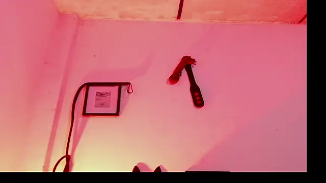 Snapshot of Girl_Bondage chatting on 05.04.26 Girl Bondage online show from 05.04.26