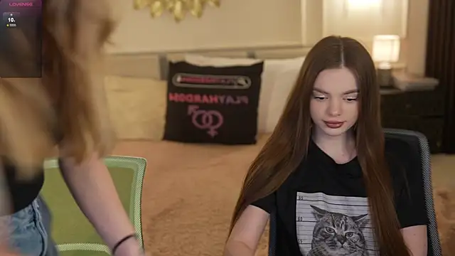 Snapshot of Zlata_Sky chatting on 05.29.26 Zlata Sky online show from 05.29.26
