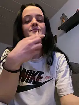 LeonieClaire online show from 02.09.26