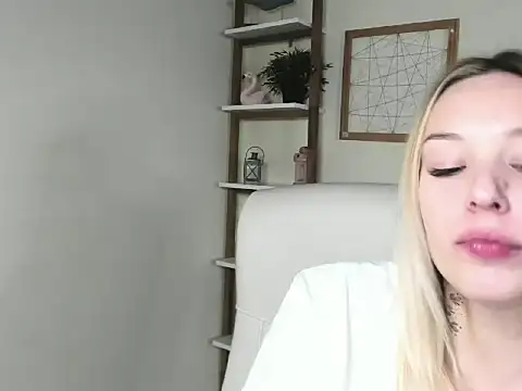 Snapshot of VelvetAngela chatting on 02.23.26 VelvetAngela online show from 02.23.26