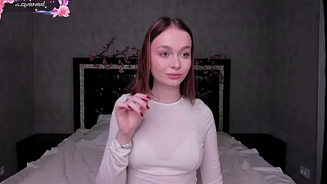 Snapshot of LillianPerry chatting on 03.09.26 LillianPerry online show from 03.09.26