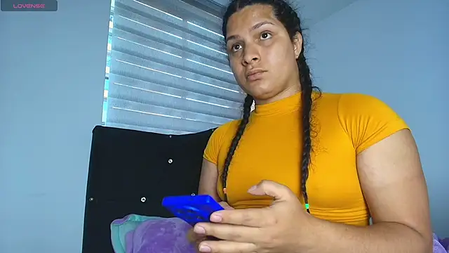 Snapshot of alys_love chatting on 02.13.26 alys love online show from 02.13.26