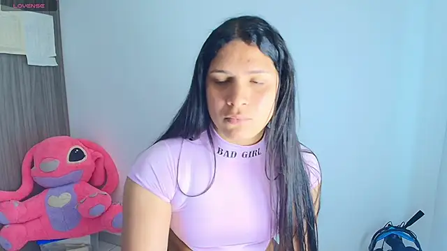 Snapshot of alys_love chatting on 05.26.26 alys love online show from 05.26.26