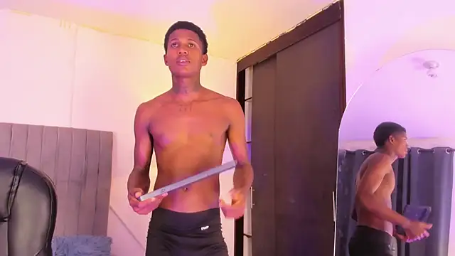 im oleiderr online show from 02.08.26