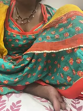 Snapshot of debykajal chatting on 07.30.26 debykajal online show from 07.30.26