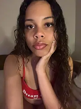 Snapshot of Petite_Baddie chatting on 06.15.26 Petite Baddie online show from 06.15.26