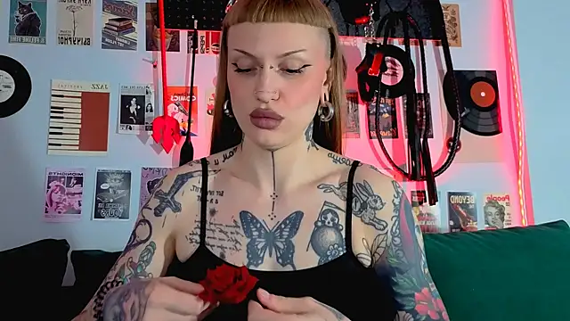 Snapshot of SugarSoot chatting on 06.18.26 SugarSoot online show from 06.18.26