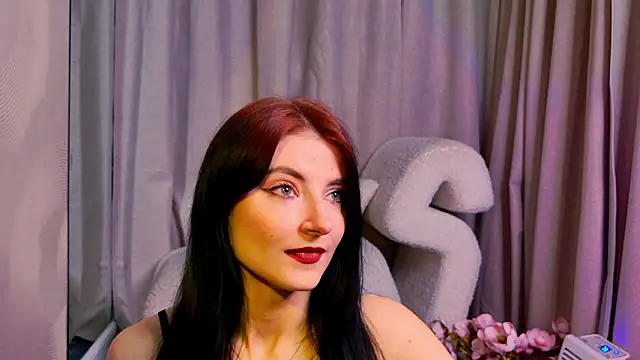 Snapshot of NicoleLuxe chatting on 03.26.26 NicoleLuxe online show from 03.26.26