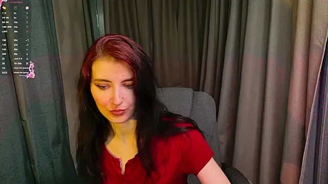 Snapshot of NicoleLuxe chatting on 05.18.26 NicoleLuxe online show from 05.18.26