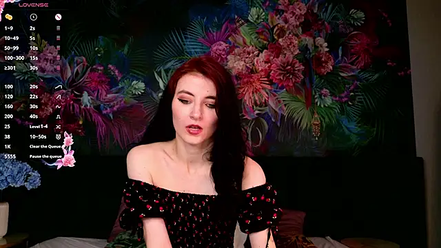 Snapshot of NicoleLuxe chatting on 05.20.26 NicoleLuxe online show from 05.20.26