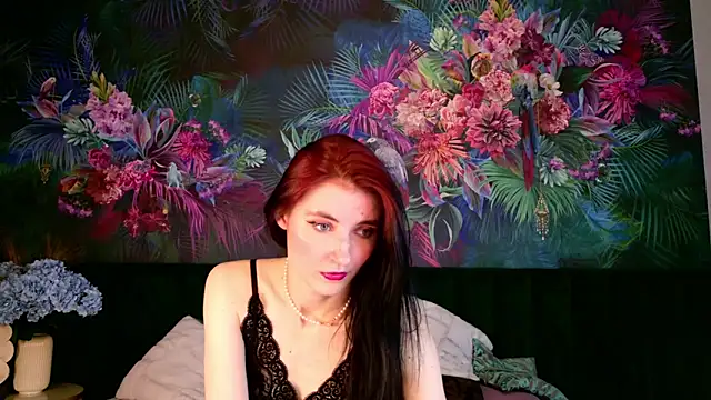 Snapshot of NicoleLuxe chatting on 05.22.26 NicoleLuxe online show from 05.22.26