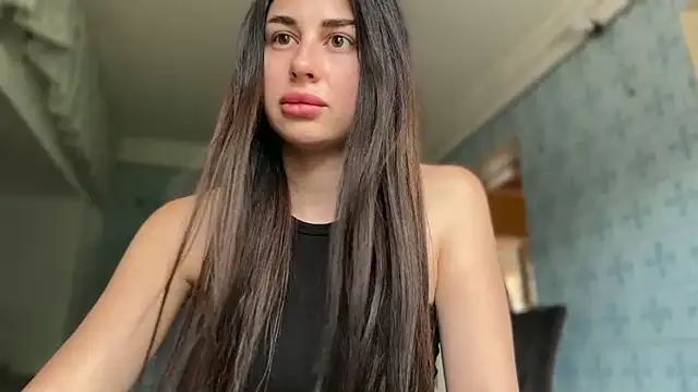 Snapshot of LiluMartiznir chatting on 05.25.26 LiluMartiznir online show from 05.25.26