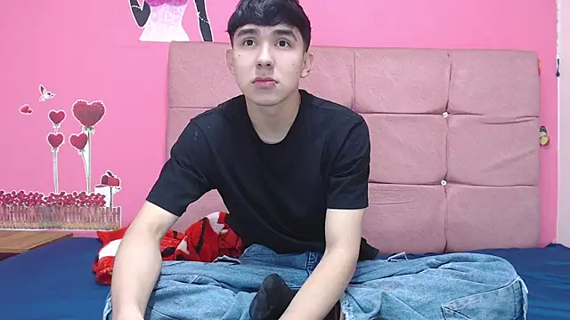 massimoferrera303av online show from 02.17.26