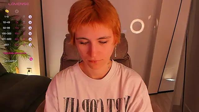 AutumnWhisper online show from 02.12.26