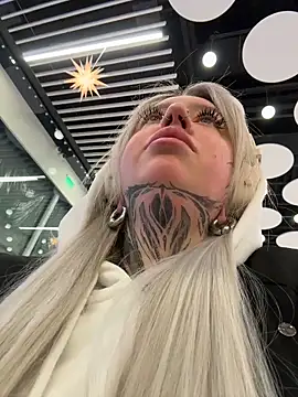 Snapshot of Chiibi chatting on 02.19.26 Chiibi online show from 02.19.26