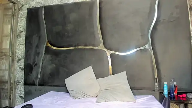 SaxxybunnyAndJayzzy online show from 03.25.26