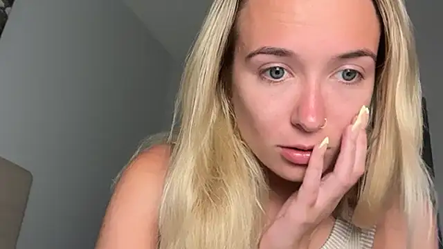 Snapshot of kelseyblu chatting on 06.14.26 kelseyblu online show from 06.14.26