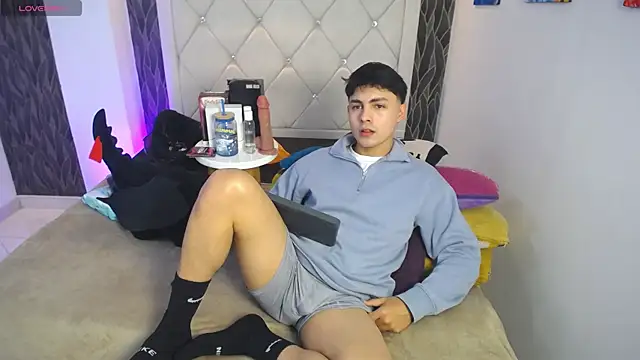 Samu Hott online show from 04.11.26