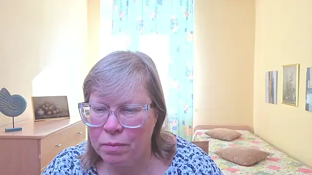 Snapshot of Emma_Eclipsee chatting on 02.27.26 Emma Eclipsee online show from 02.27.26