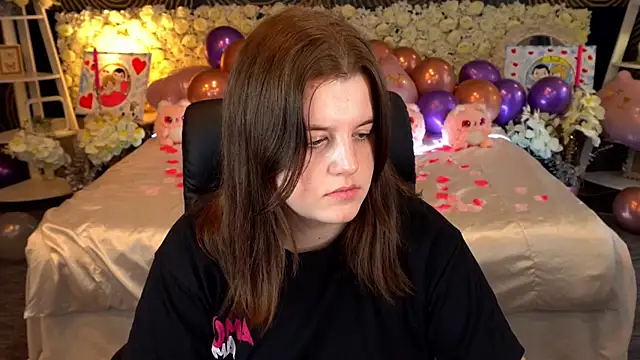 Snapshot of KristiFoxy chatting on 02.21.26 KristiFoxy online show from 02.21.26