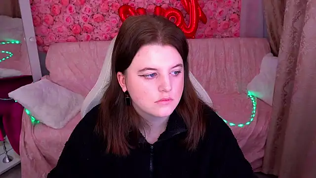 Snapshot of KristiFoxy chatting on 02.25.26 KristiFoxy online show from 02.25.26