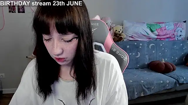 MollysLand online show from 06.19.26