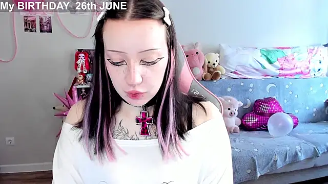 MollysLand online show from 06.25.26