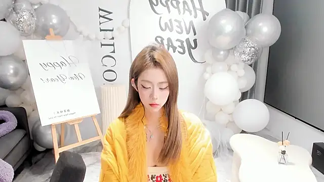 Snapshot of hotgirl0111 chatting on 02.14.26 hotgirl0111 online show from 02.14.26