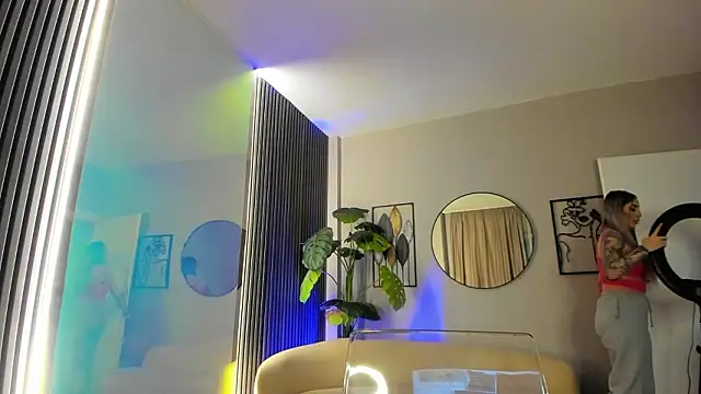 Snapshot of MissObsidian chatting on 02.15.26 MissObsidian online show from 02.15.26