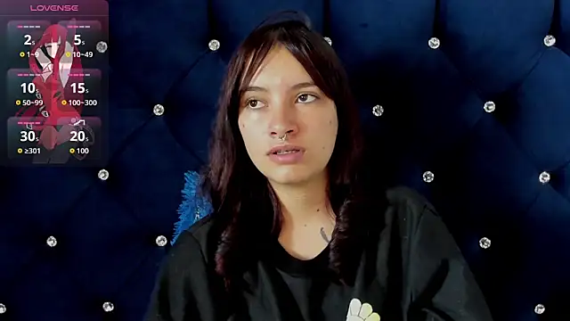 Snapshot of nahomy_glow chatting on 02.13.26 nahomy glow online show from 02.13.26