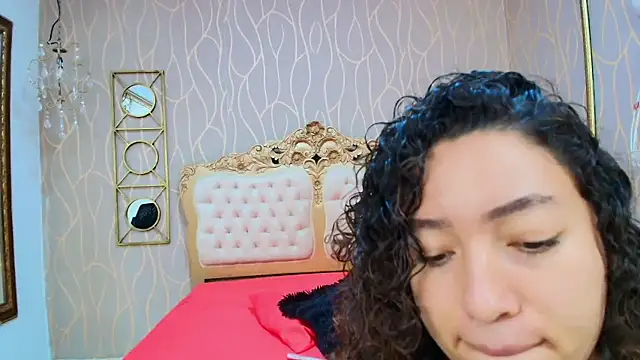 Snapshot of meganrousx chatting on 02.16.26 meganrousx online show from 02.16.26