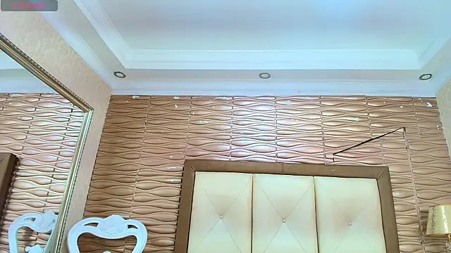 Snapshot of meganrousx chatting on 02.21.26 meganrousx online show from 02.21.26