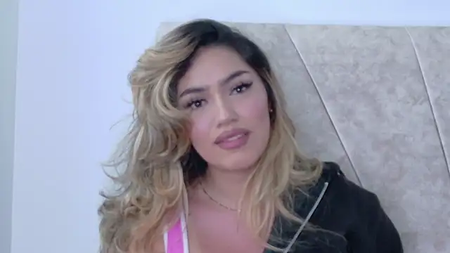 Snapshot of Maddy_Beluci chatting on 05.27.26 Maddy Beluci online show from 05.27.26