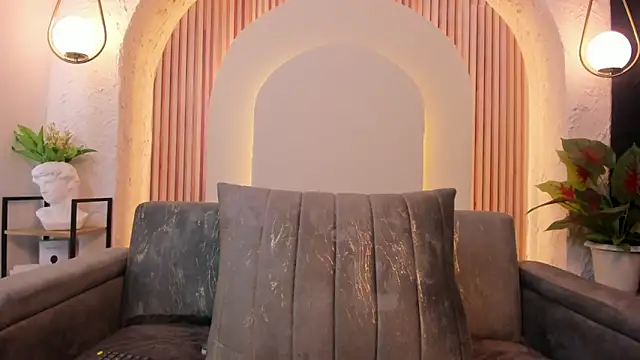 violet scott  online show from 02.25.26