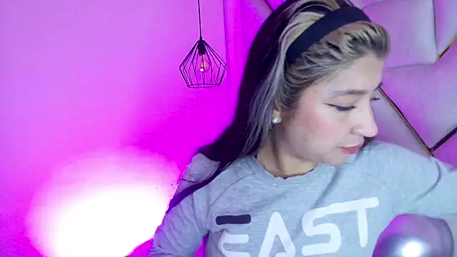 Snapshot of Dahiana_Dmour_ chatting on 02.05.26 Dahiana Dmour online show from 02.05.26