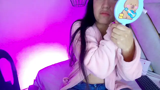 Snapshot of Dahiana_Dmour_ chatting on 02.17.26 Dahiana Dmour online show from 02.17.26