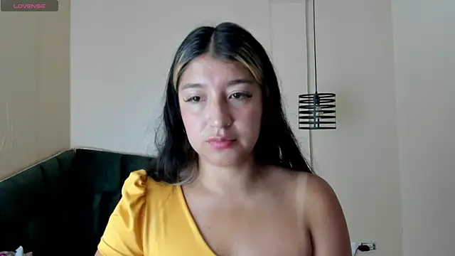 Snapshot of Dahiana_Dmour_ chatting on 04.24.26 Dahiana Dmour online show from 04.24.26