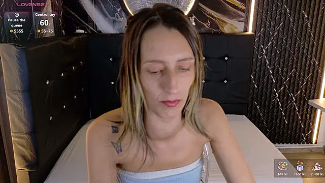 Snapshot of Karolyn_rousse chatting on 02.27.26 Karolyn rousse online show from 02.27.26