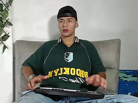 Snapshot of cooper_shiro chatting on 07.25.26 cooper shiro online show from 07.25.26