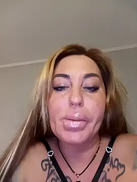 MiaMooly online show from 11.30.25