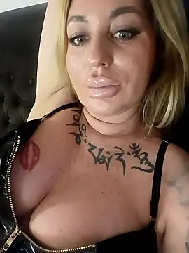 MiaMooly online show from 01.15.26