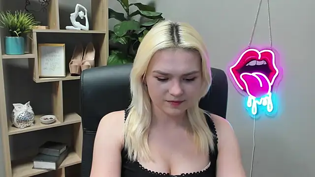 SweetLilyxo online show from 03.11.26